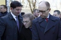 Пашинский положил глаз на две элитные иномарки, купленные за счет бюджета