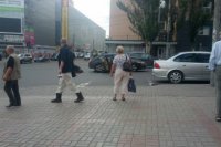 В центре Мариуполя вооруженные люди угнали машину вместе с пасcажирами, похищен очередной «народный мэр»