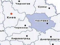 Неизвестные разрисовали "георгиевской лентой" временный монумент "Небесной сотне" на месте разрушенного памятника Ленину в Полтаве