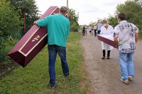 Славянск хоронит своих жителей в день гибели