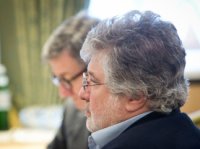 Киев уволит с должностей губернаторов Коломойского и Таруту