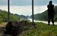 На Украине идет бой в районе пункта пропуска "Куйбышево", снаряды попали на территорию РФ