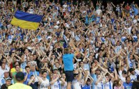 Фанаты "Днепра" избили болельщиков "Копенгагена" за российский флаг. ВИДЕО