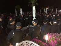 Одесса, клуб "Ибица", правосеки осаждают концерт Ани Лорак