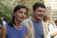 Кому война, а кому мать родна.