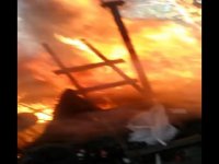 Ополченец ищет раненых жителей после обстрела укр армией (18+)