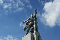 Хунту поддерживают сумасшедшие, повстанцы крепятся красными идеями