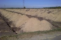 Аншлаг на Краснопольском кладбище Днепропетровска: Украинских солдат хоронят траншейным способом