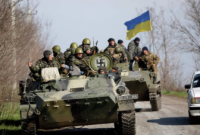 «Били тупой стороной топора по почкам...»