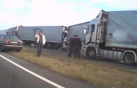 На Украине фуры немецкого гуманитарного конвоя попали в серьёзное ДТП