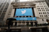 Twitter подал в суд на правительство США в связи с массовой слежкой