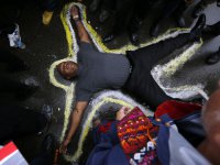 В Фергюсоне задержали полсотни человек, требовавших наказать виновных в гибели еще одного 18-летнего афроамериканца