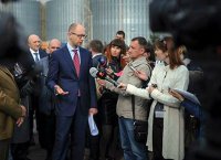 После Евромайдана... На восстановление Украины потребуется несколько десятков лет - Яценюк