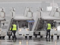 Трое суток без еды и сна: коллеги задержанных сотрудников Внуково обвиняют следствие в необоснованной жестокости