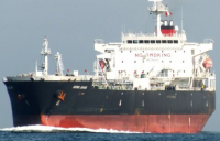 Кто скупает танкерами всю дешевую нефть?