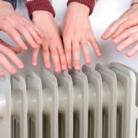 Киевляне стонут от холода и требуют вернуть деньги за отопление