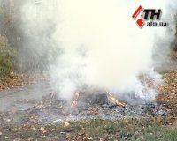 Сотни харьковчан в дыму: в районе аэропорта горит свалка