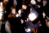 Скачущие идиоты пытаются свалить памятник Дзержинского в Запорожье (Стрим)