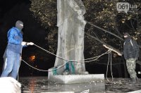 В Запорожье горсовет будет сносить советские памятники