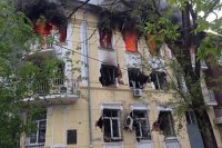 В Мариуполе уничтожили государственную символику: биколоров и тризубов почти не осталось