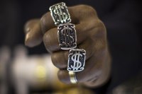 Россия во власти доллара: как это случилось