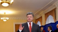 Порошенко дал украинское гражданство трем кандидатам в министры