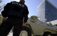 Семь полицейских получили ранения во время массовых беспорядков в швейцарском Цюрихе