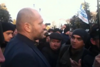 На майдане, биля бани, революция идэ. Короче: вече прямая трансляция