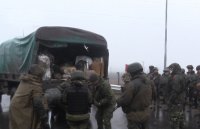 Силовики пытались провезти оружие в аэропорт на «Урале» с продуктами