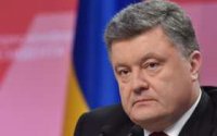 Петр Порошенко поздравил жителей Украины на 3 языках