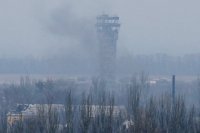 Около 40 карателей уже сдались ополченцам в аэропорту