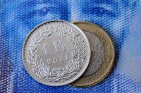Эксперты: Отмена Швейцарией привязки франка к евро свидетельствует о подготовке к затяжному кризису