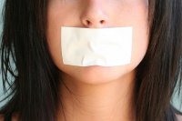 В Латвии запретили прилюдно говорить не по-латышски