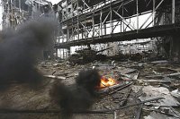 Киев не может определиться, что делают его военные в Донецком аэропорту