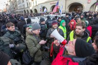 Немцы протестуют против американизации Европы