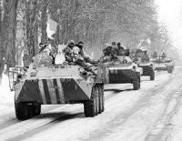 Идущая в Дебальцево колонна украинских силовиков попала в засаду