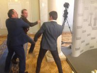 Депутаты устроили зачетный мордобой в кулуарах Верховной Рады