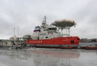 В Санкт-Петербурге на борту «ассиметричного» ледокола «Балтика» поднят флаг России