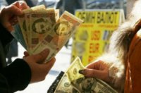 Яценюк признал, что Запад грабит Украину