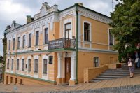 В Украине грабят музеи под предлогом сбора средств на армию