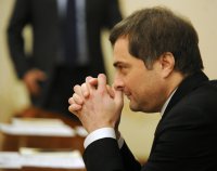 Сурков прокомментировал введение Грызлова в контактную группу