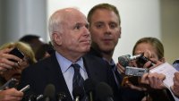 Маккейн: США за год не смогли отказаться от ракетных двигателей из РФ