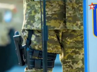 Порошенко начал носить при себе оружие из-за боязни России