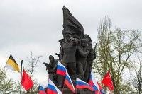 Освободителям Николаева от фашистов и их пособников посвящается