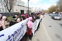 Активисты движения «Прав?Да!» молча «от FUCKали» американское посольство