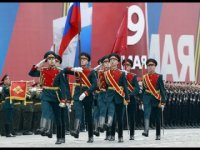 Парады мира: почему на Западе не чеканят шаг и маршируют с топорами