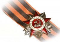 В Чернигове ветеранам раздают хлеб за георгиевские ленточки