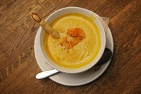 В Африке закрыли ресторан для каннибалов, а в Киеве открыли бар, где подают "ополченцев гриль" и "вежливых людей" (+18)