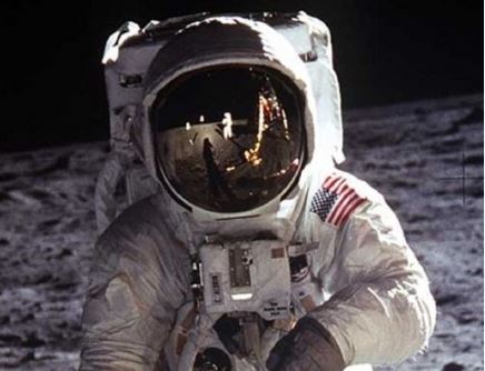 Шикарная отмазка. Глава NASA рассказал, почему американские астронавты не вернулись на Луну