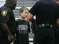 10 самых нелепых причин для арестов маленьких детей